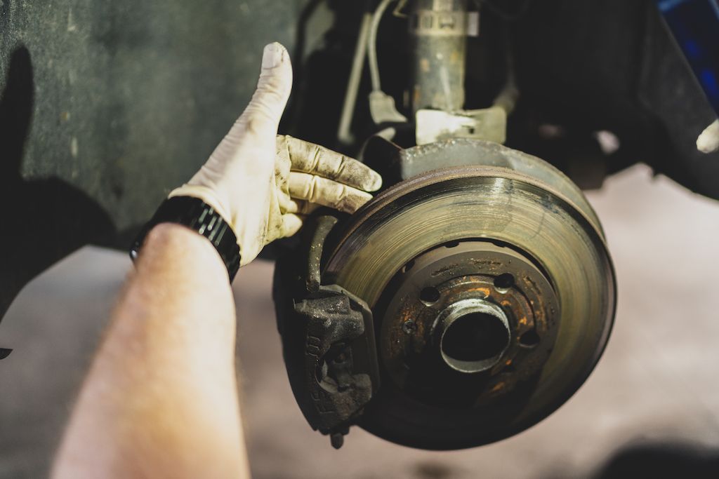 change-of-car-brake-discs.jpg