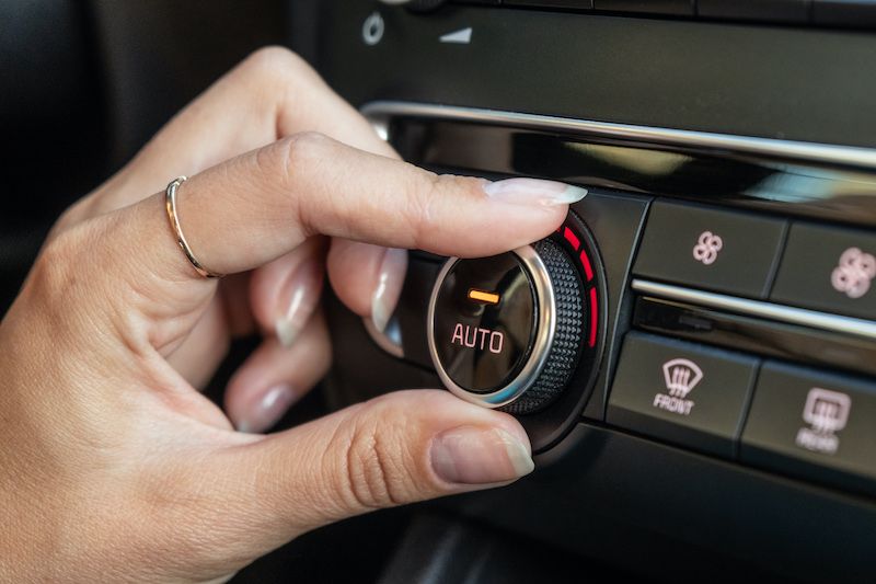 climate-control-in-the-car-with-thermostat.jpg