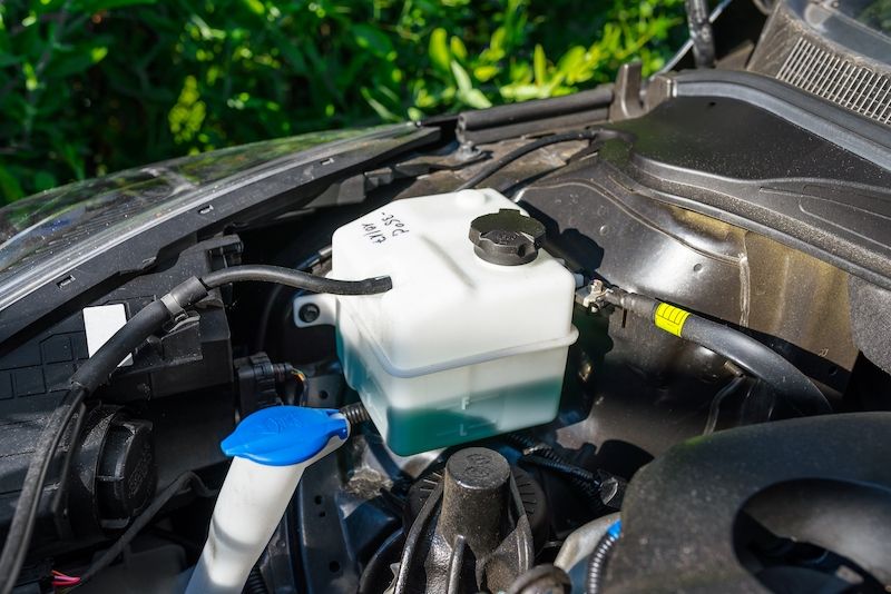 new-reservoir-for-cooling-liquid-inside-the-engine.jpg