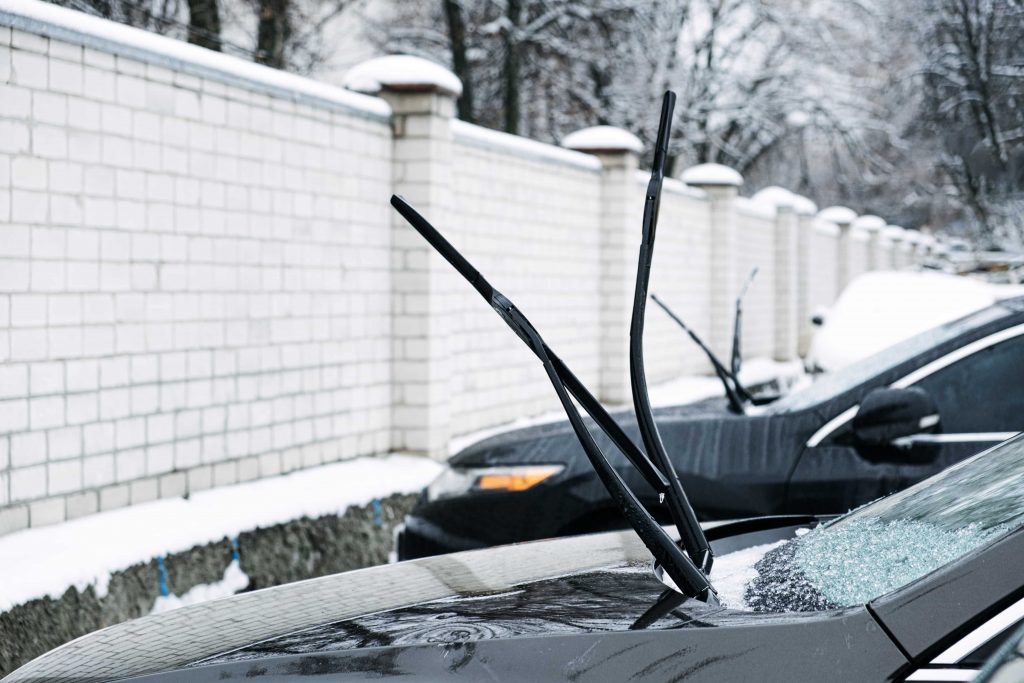 windshield-wiper-raised-up-and-icy-car-windshield-2022-01-03-17-03-34-utc-min-1-1024x683.jpg